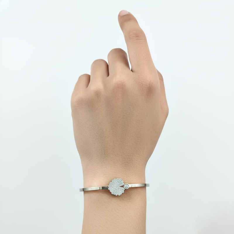 Beautiful Bangle or cuff style bracelet Stainless steel Openable - Image 6