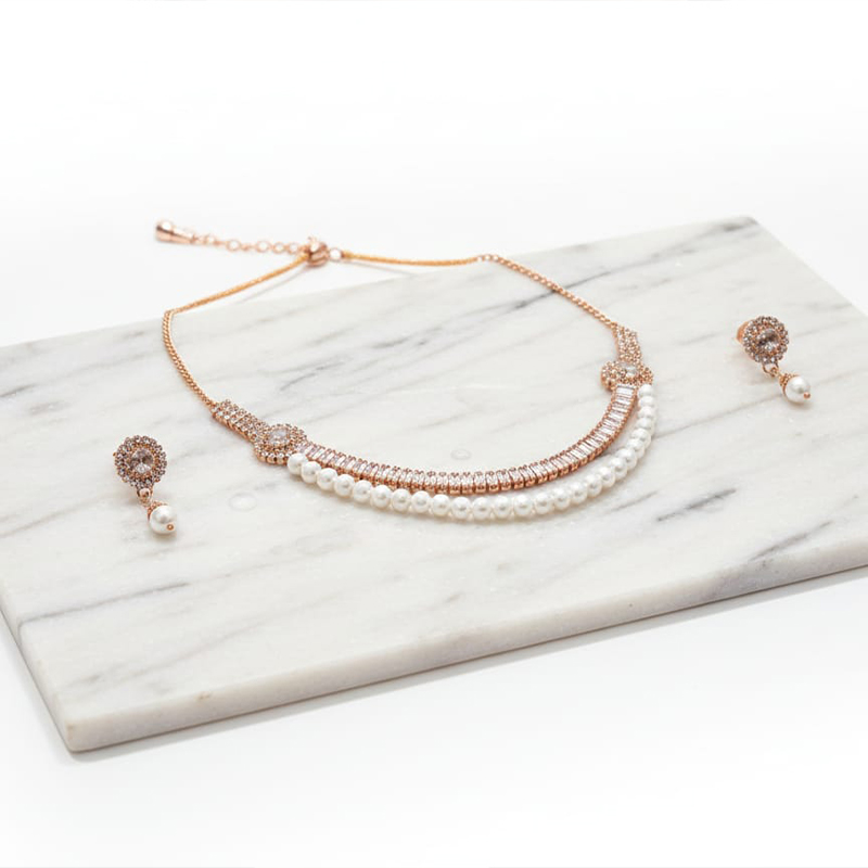 Rosegold with white pearls Necklace and earring set - Image 8