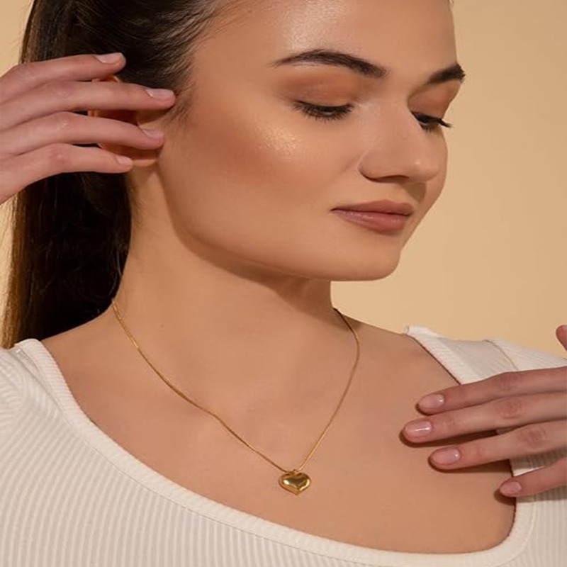 Heart Pendant Stainless Steel Chain Necklace Golden for Women and Girls Fashion - Image 3