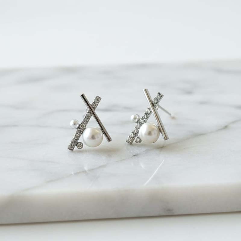 Pearl & Crystal "X" shape Stud Earrings Everyday elegance or special occasio - Image 4