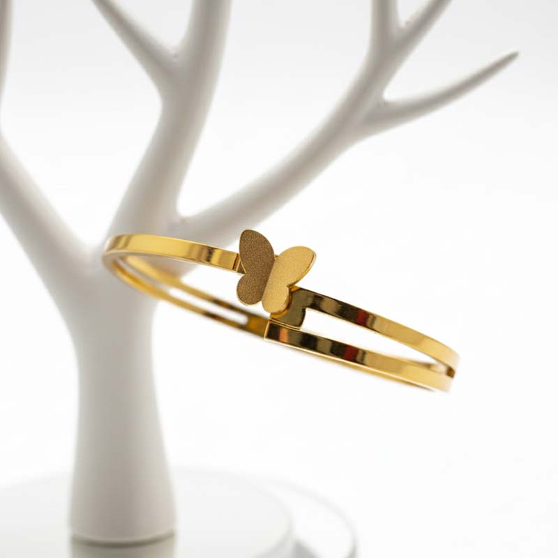 Gorgeous butterfly style,gold toned bracelet - Image 2