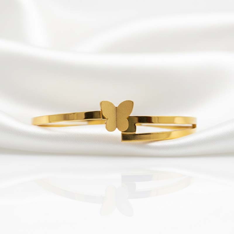 Gorgeous butterfly style,gold toned bracelet - Image 3