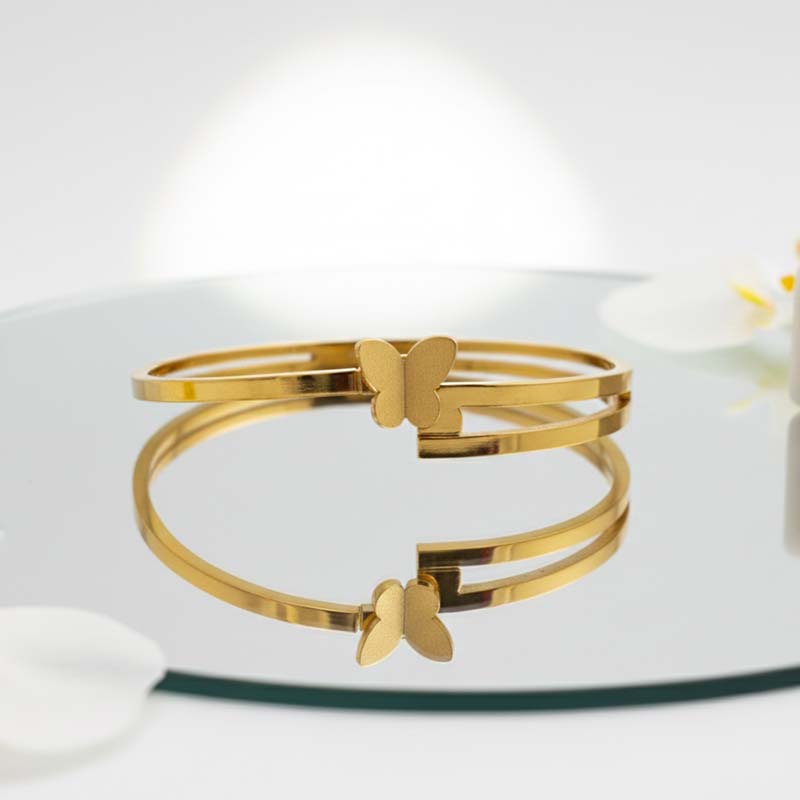 Gorgeous butterfly style,gold toned bracelet - Image 4