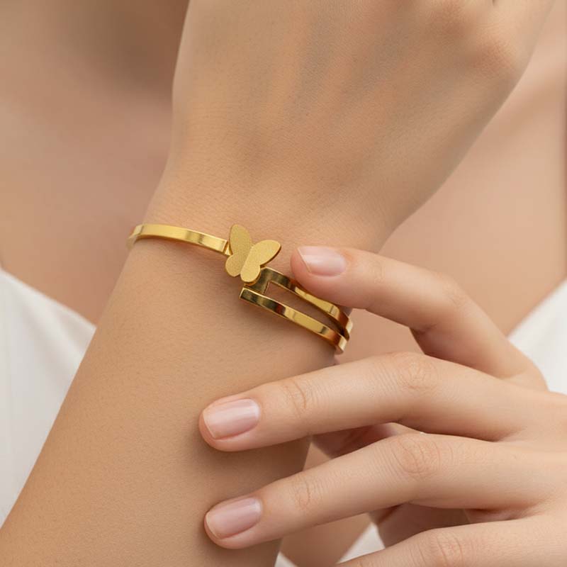 Gorgeous butterfly style,gold toned bracelet - Image 6