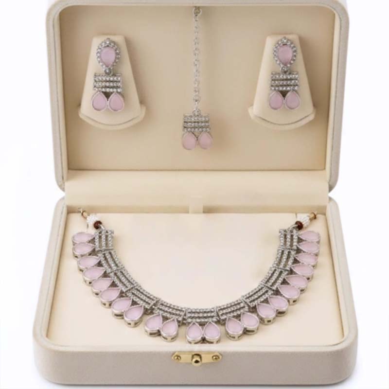 Gorgeous choker-style, pear-shaped Necklace with earrings and mang tikka