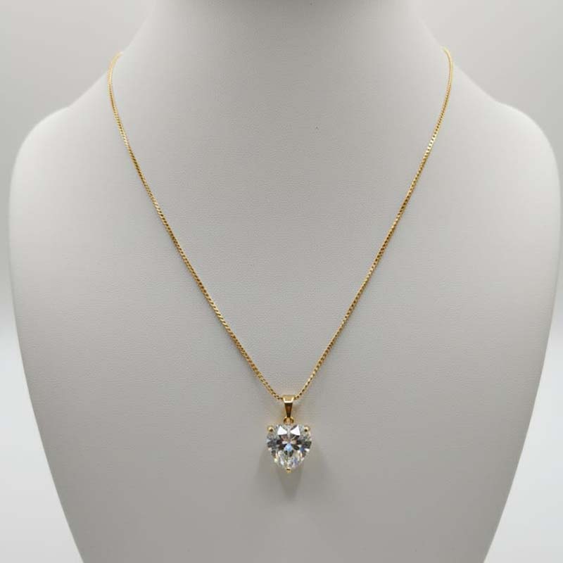 Symmetrical, heart-shaped, gold toned anti tarnish pendent - Image 5