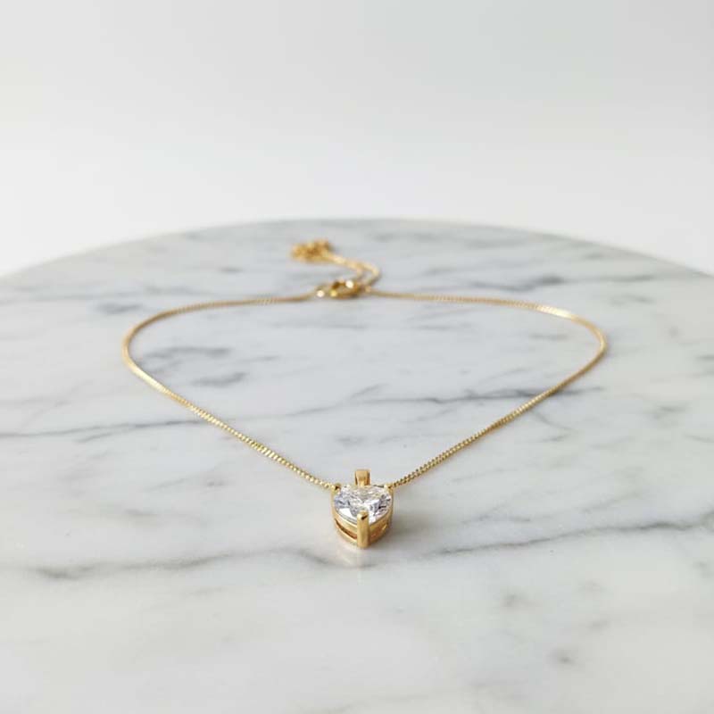 Symmetrical, heart-shaped, gold toned anti tarnish pendent - Image 6