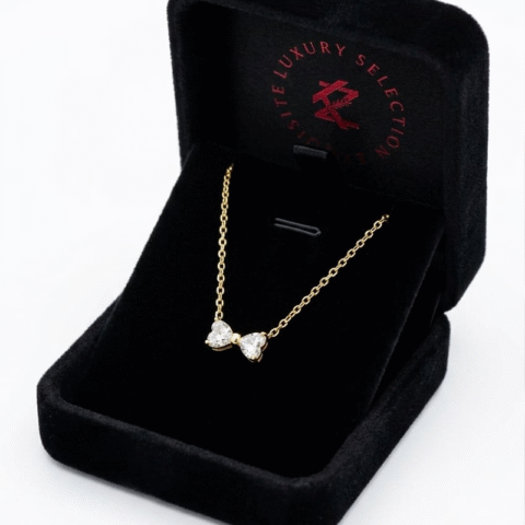 Infinity-shaped design, sparkling clear stone anti tarnish pendent