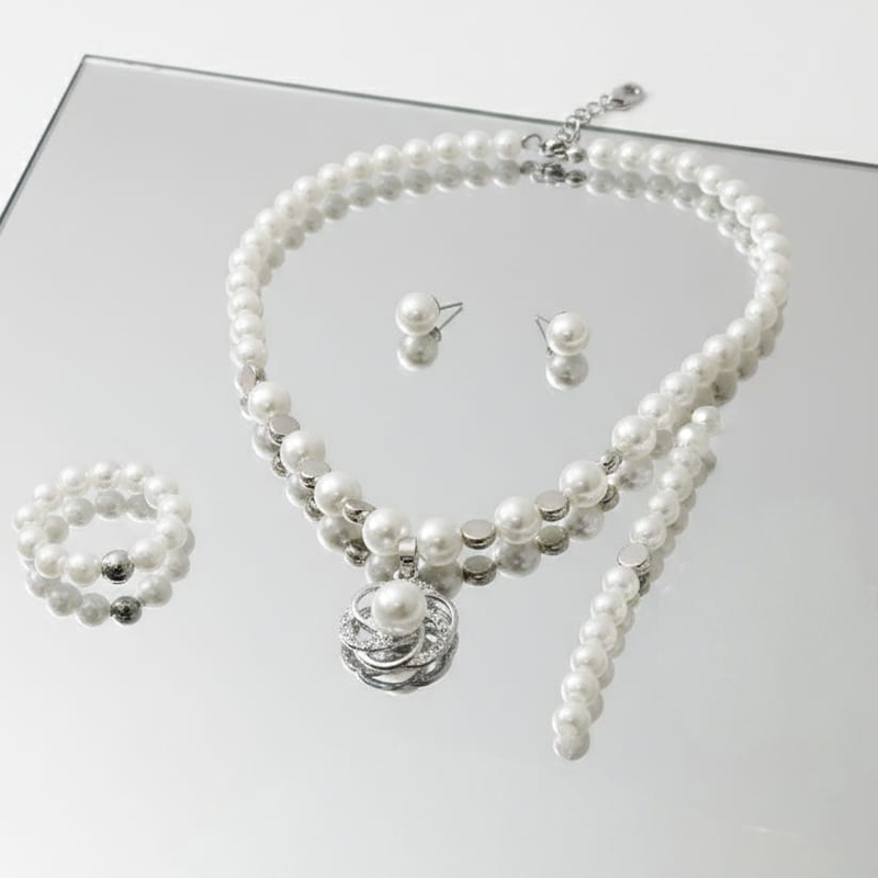 Stunning faux-pearl ,silver-tone accents jewelry set - Image 3