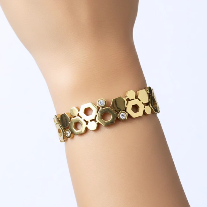 Radiant solid gold plates, open-frame cutouts, diamond-set accents design anti tarnish bracelet - Image 7