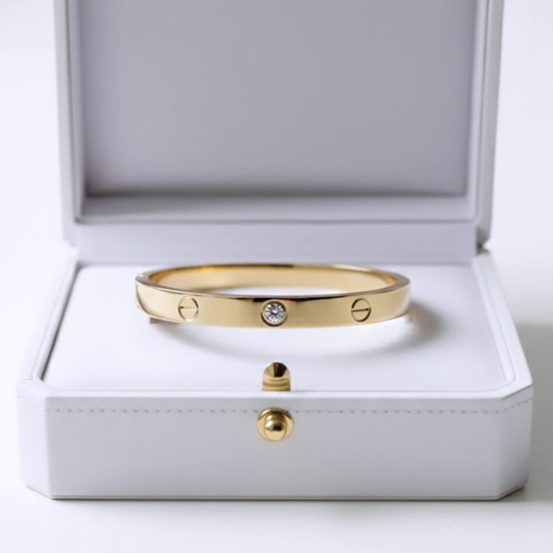 Classy oval shape,brilliant-cut diamonds design anti tarnish bracelet