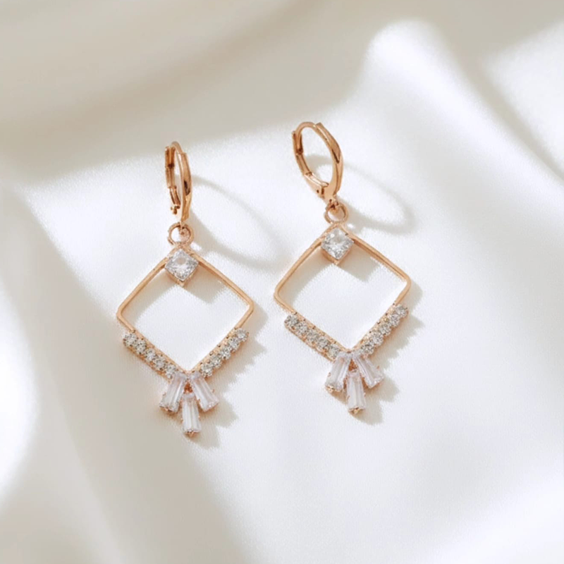 Divine rhombus diamond shape, rose-gold-toned drop earrings - Image 5