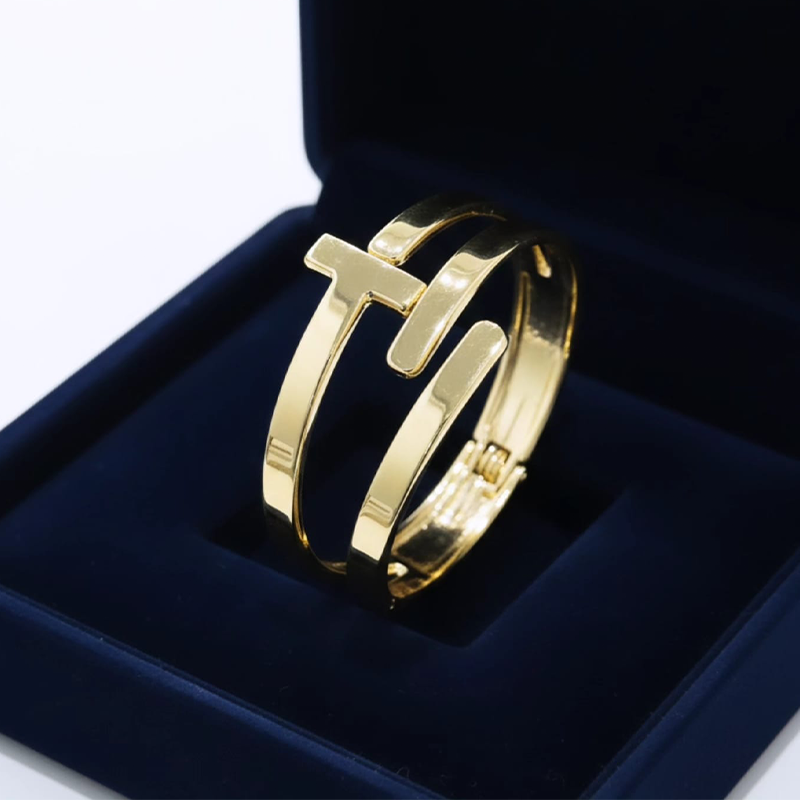 Luxurious vertical "T" or bar-shaped,spring-hinge style cuff anti tarnish bracelet