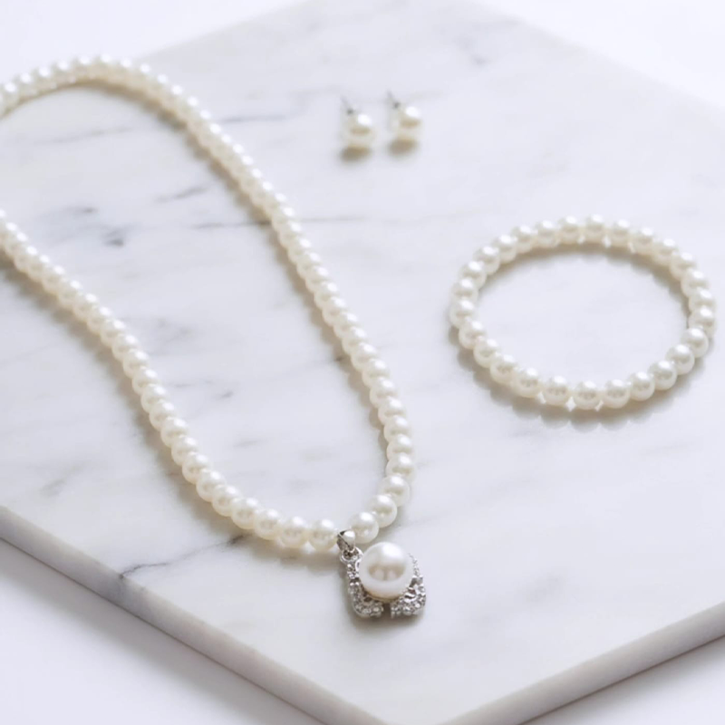 Classy clover or floral-shaped halo, four-piece pearl set - Image 5