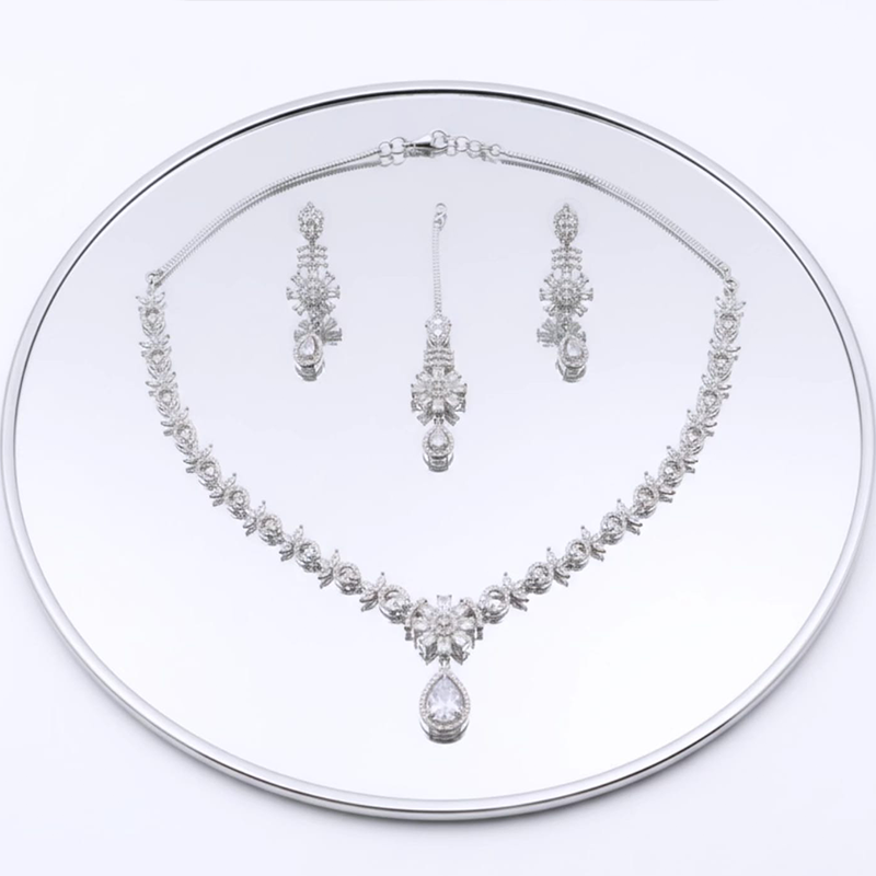 Luxurious V-shaped collar piece, marquise-cut stones necklace - Image 6