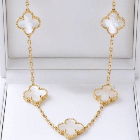Elegant five clover-shaped, Beaded gold border pendent