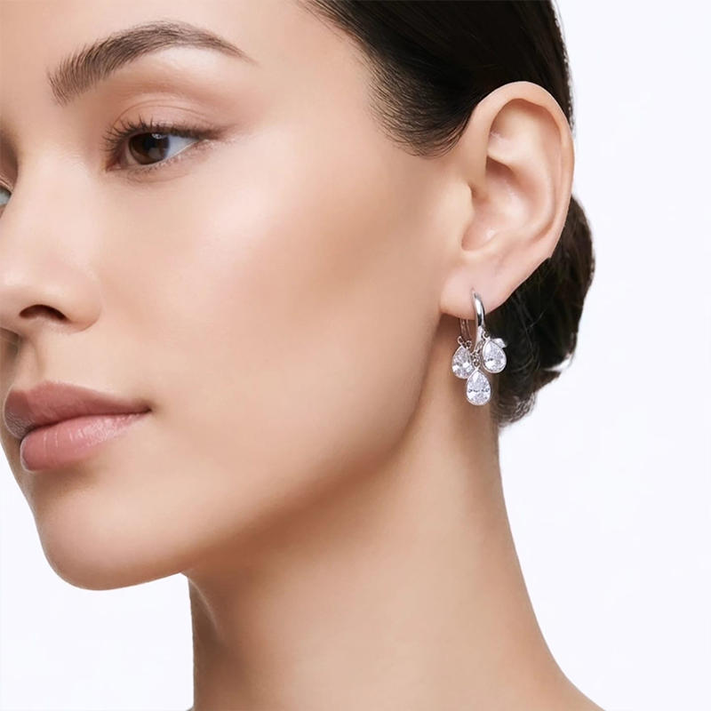 Stunning three dangling pear-cut charms earrings - Image 7