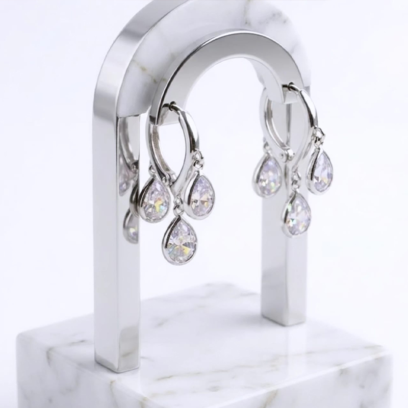 Stunning three dangling pear-cut charms earrings - Image 5