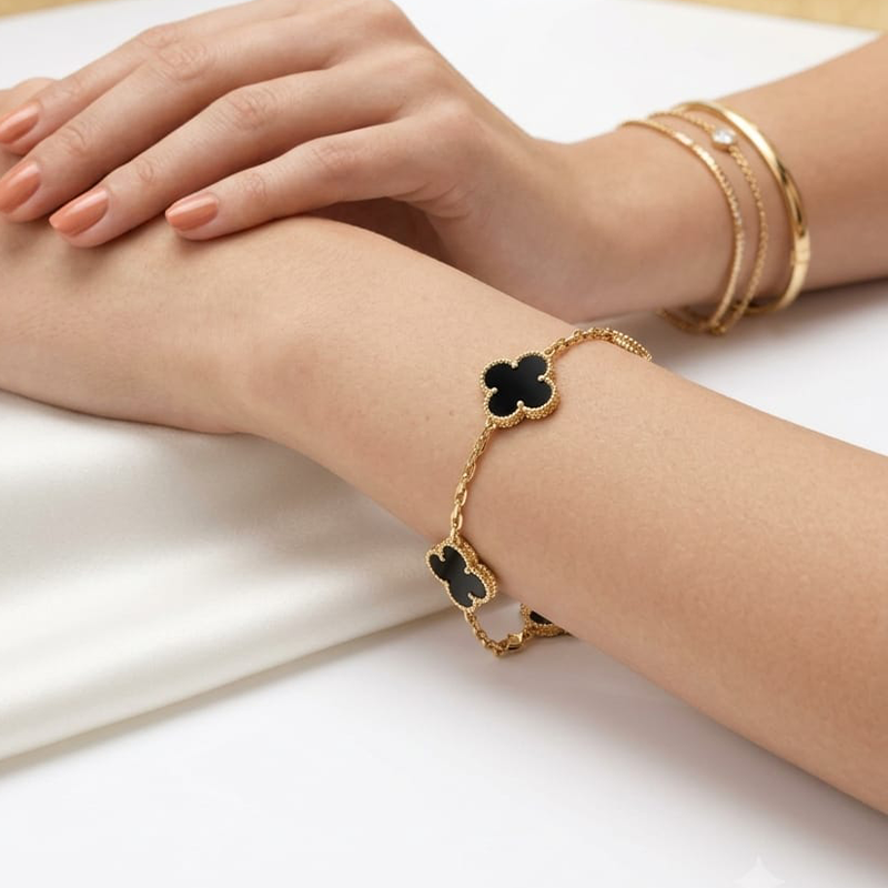 Black Clover Elegance Anti-Tarnish Bracelet - Image 4